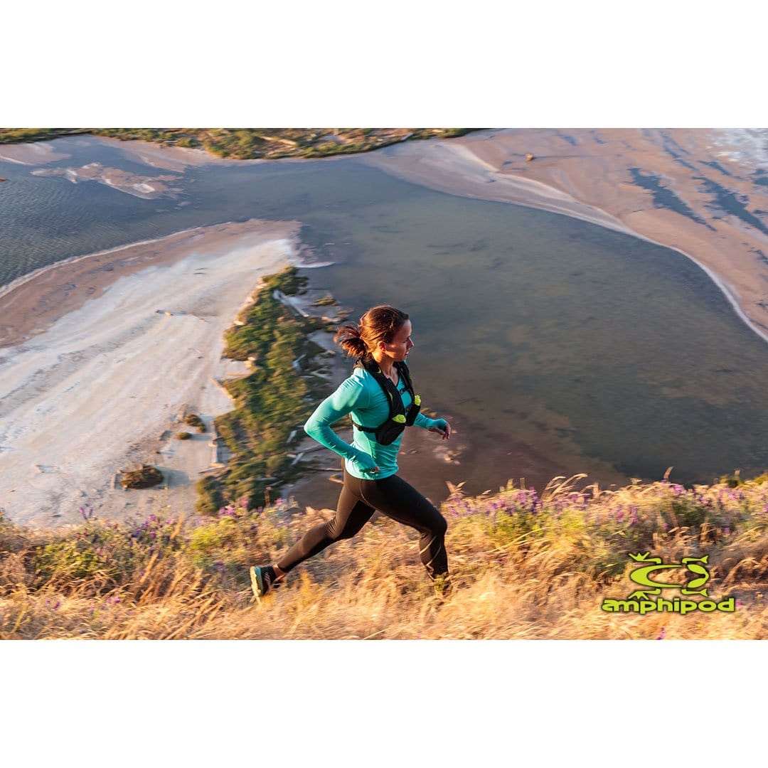 Amphipod PureRun Minimalist 24 Vest 2x Hydraform 12 oz. Bottles - Image 4