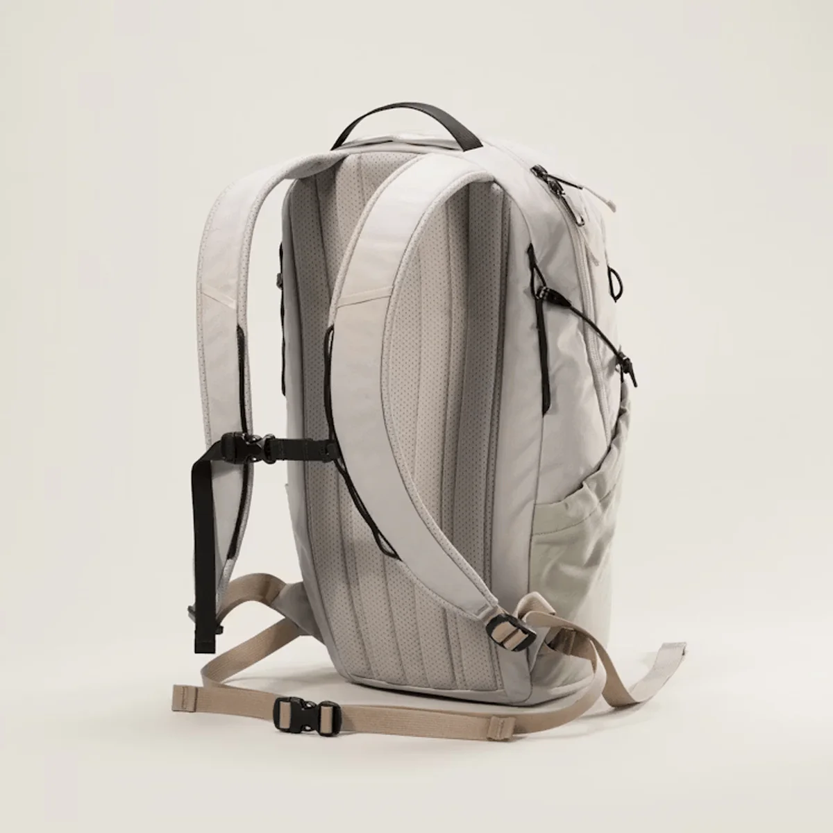 Arc'teryx Mantis 16 Backpack - Image 5
