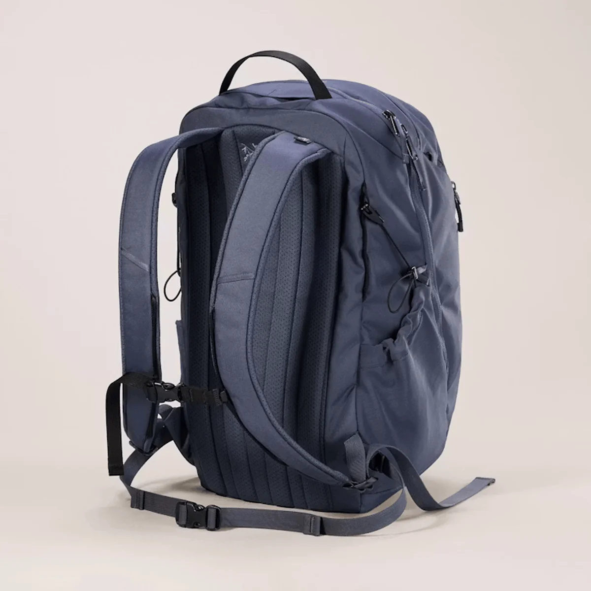 Arc'teryx Mantis 26 Backpack - Image 2