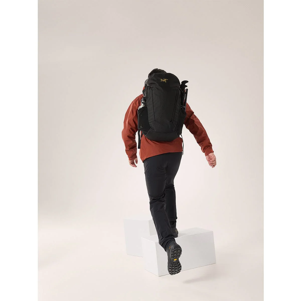 Arc'teryx Mantis 30 Backpack - Image 8