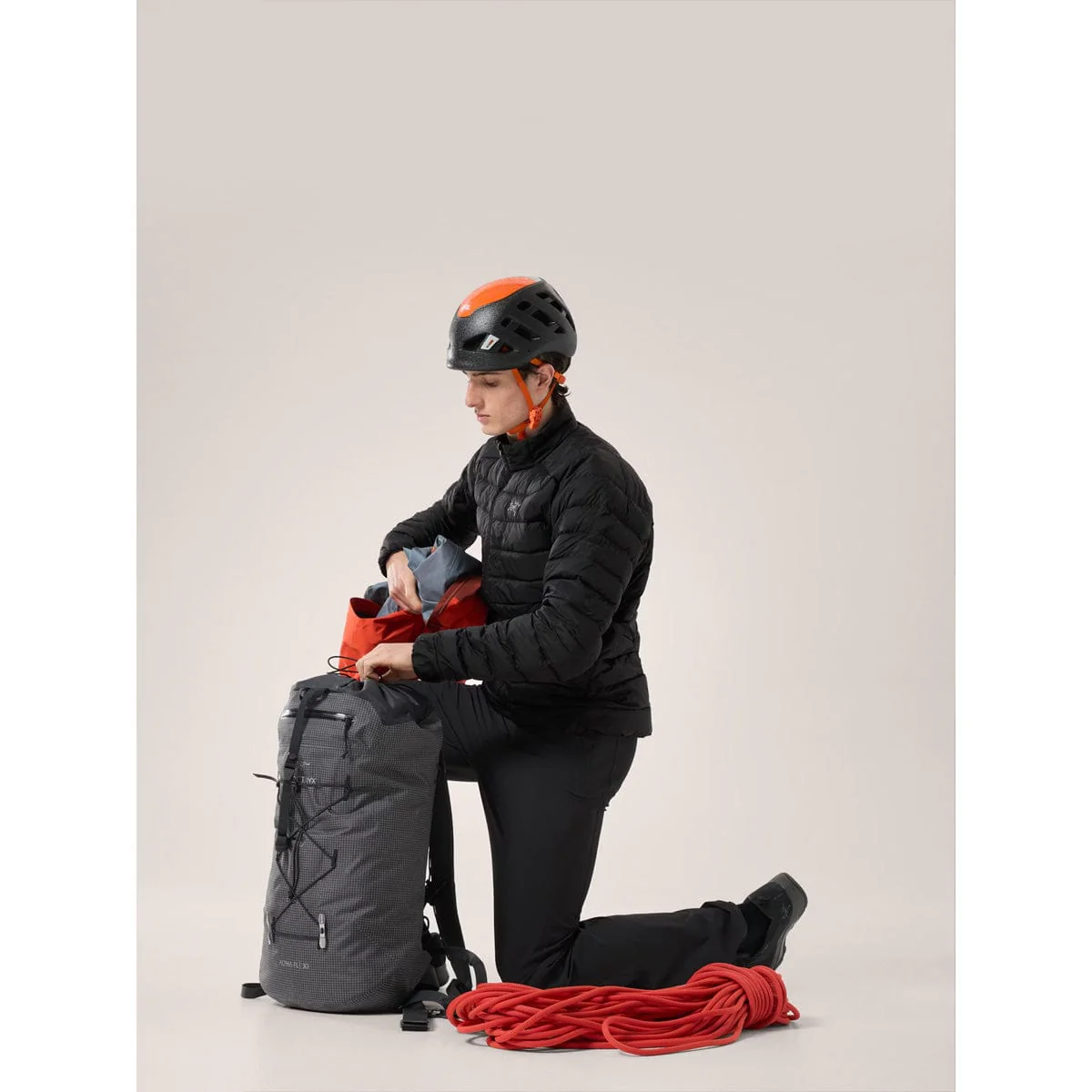 Arc'teryx Men's Cerium Jacket - Image 11