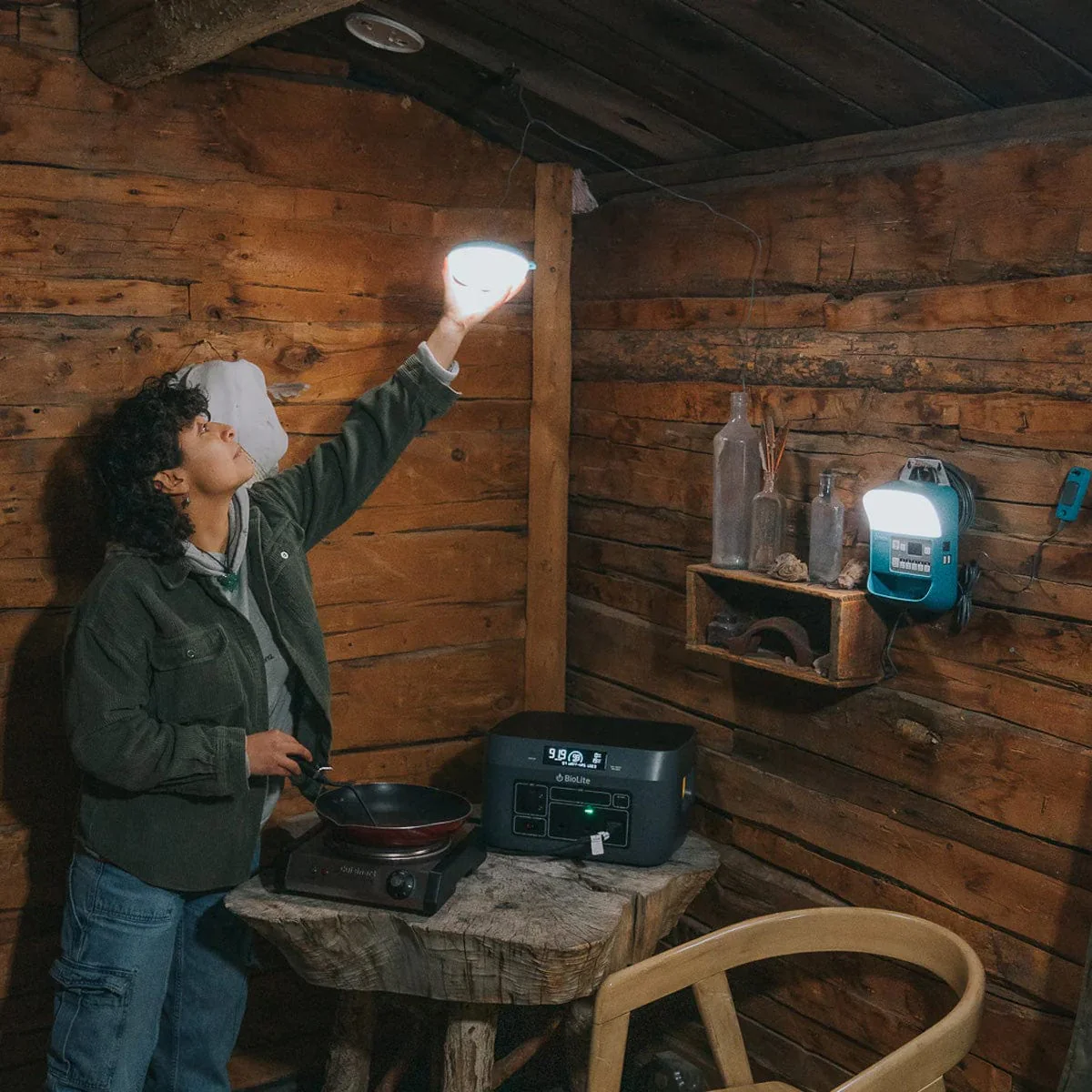 Biolite SolarHome 620+ Solar-Powered Light, Charging & Radio - Image 10