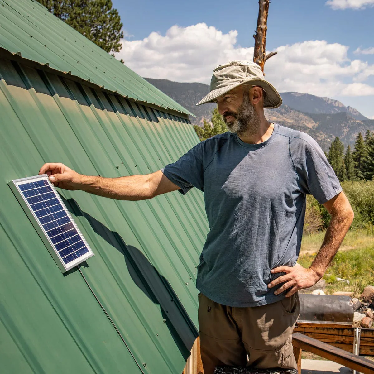 Biolite SolarHome 620+ Solar-Powered Light, Charging & Radio - Image 5