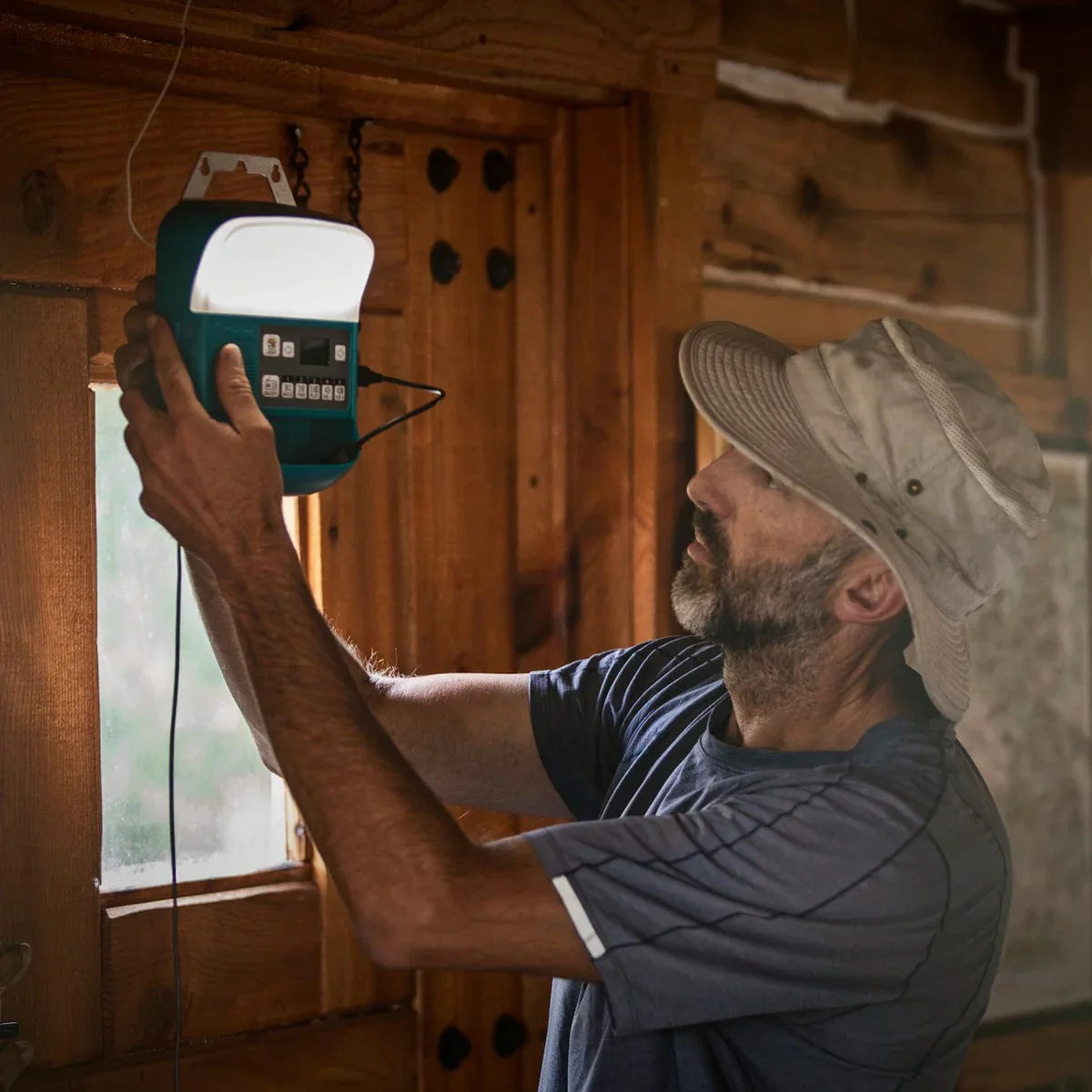 Biolite SolarHome 620+ Solar-Powered Light, Charging & Radio - Image 6
