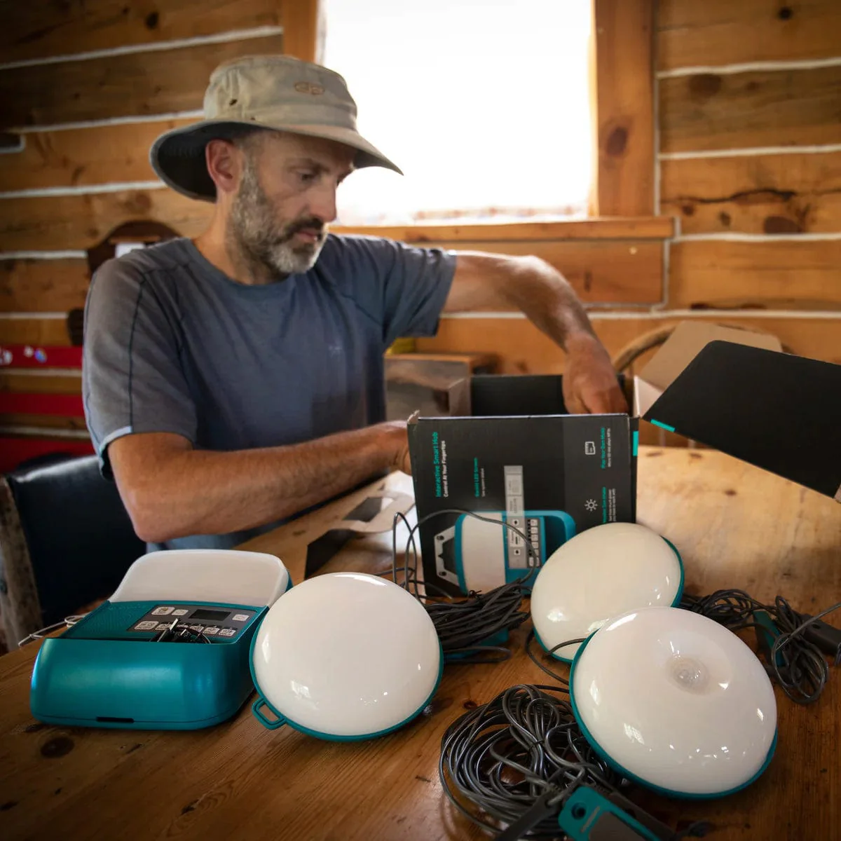 Biolite SolarHome 620+ Solar-Powered Light, Charging & Radio - Image 8