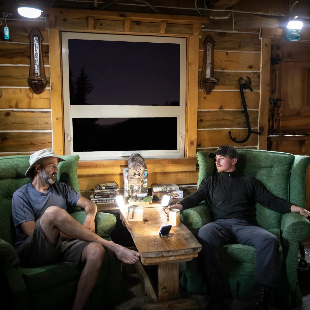 Biolite SolarHome 620+ Solar-Powered Light, Charging & Radio - Image 9