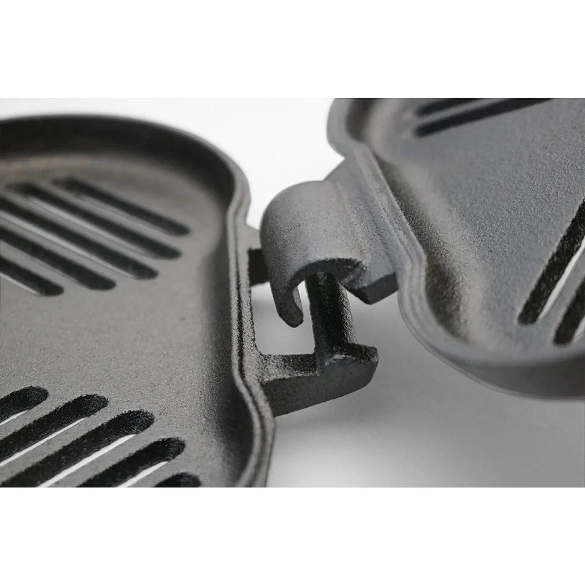 Coghlan's Cast Iron Double Broiler - Image 3