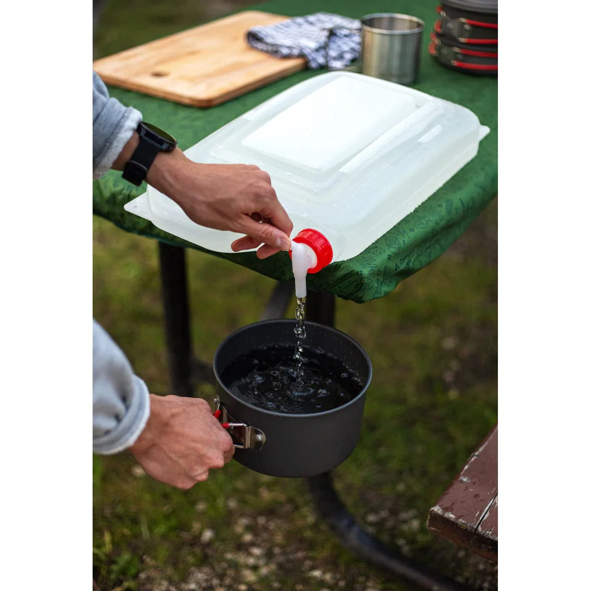 Coghlan's Expandable Water Carrier - Image 4