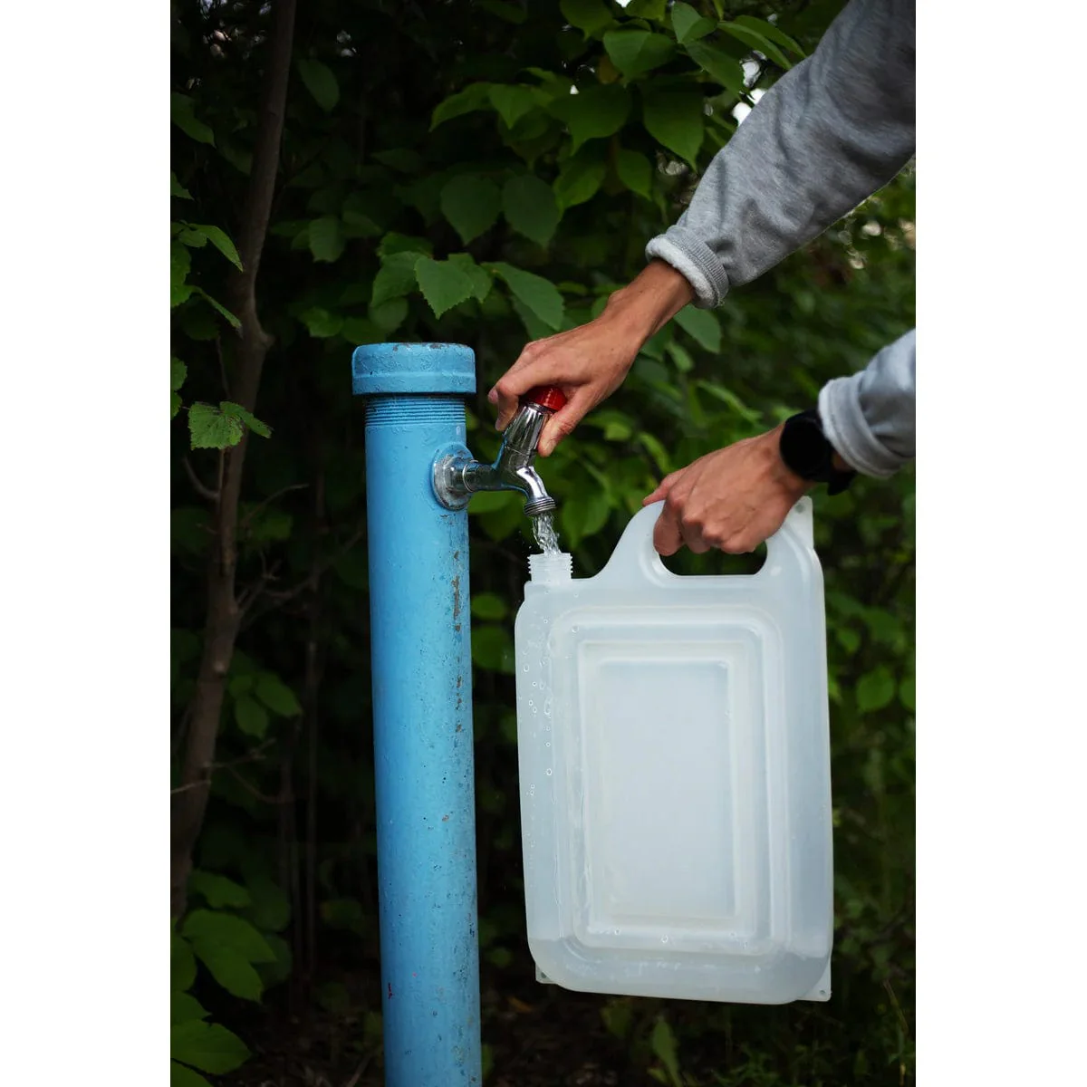 Coghlan's Expandable Water Carrier - Image 6