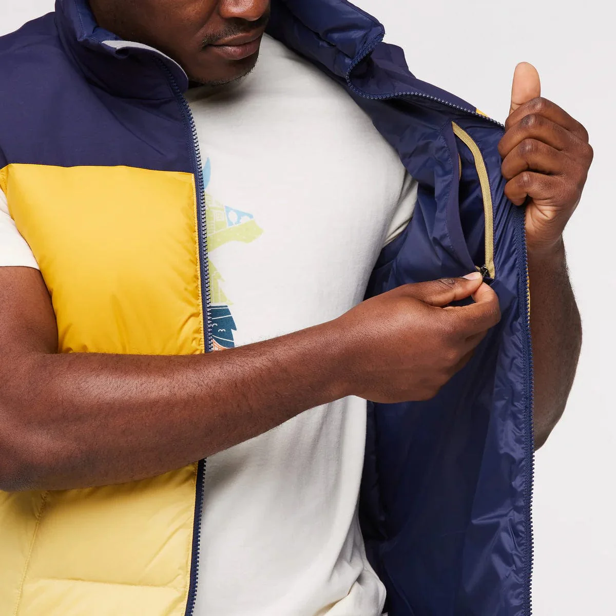 Cotopaxi Men's Solazo Down Vest - Image 5