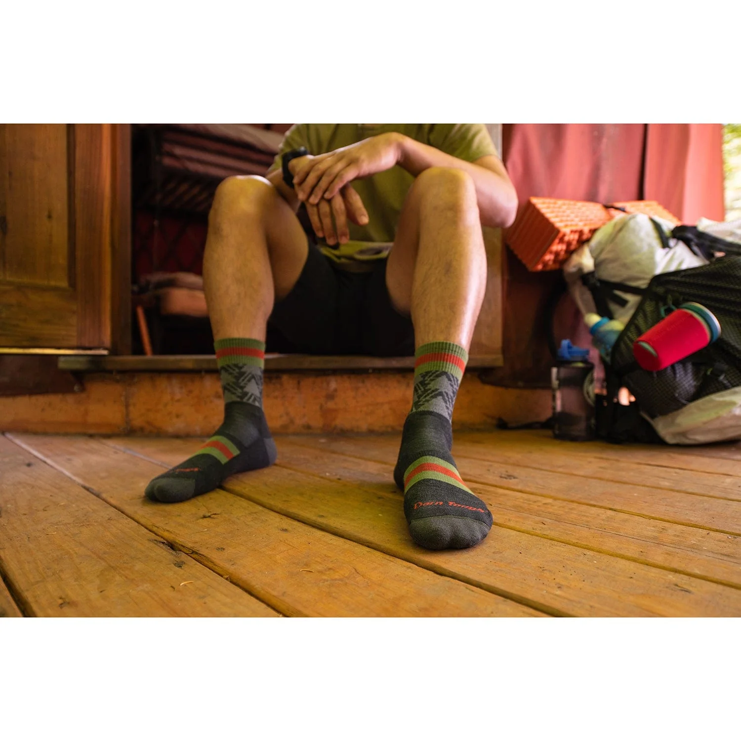 Darn Tough Shelter Micro Crew Lightweight with Cushion Men's Socks - Image 2