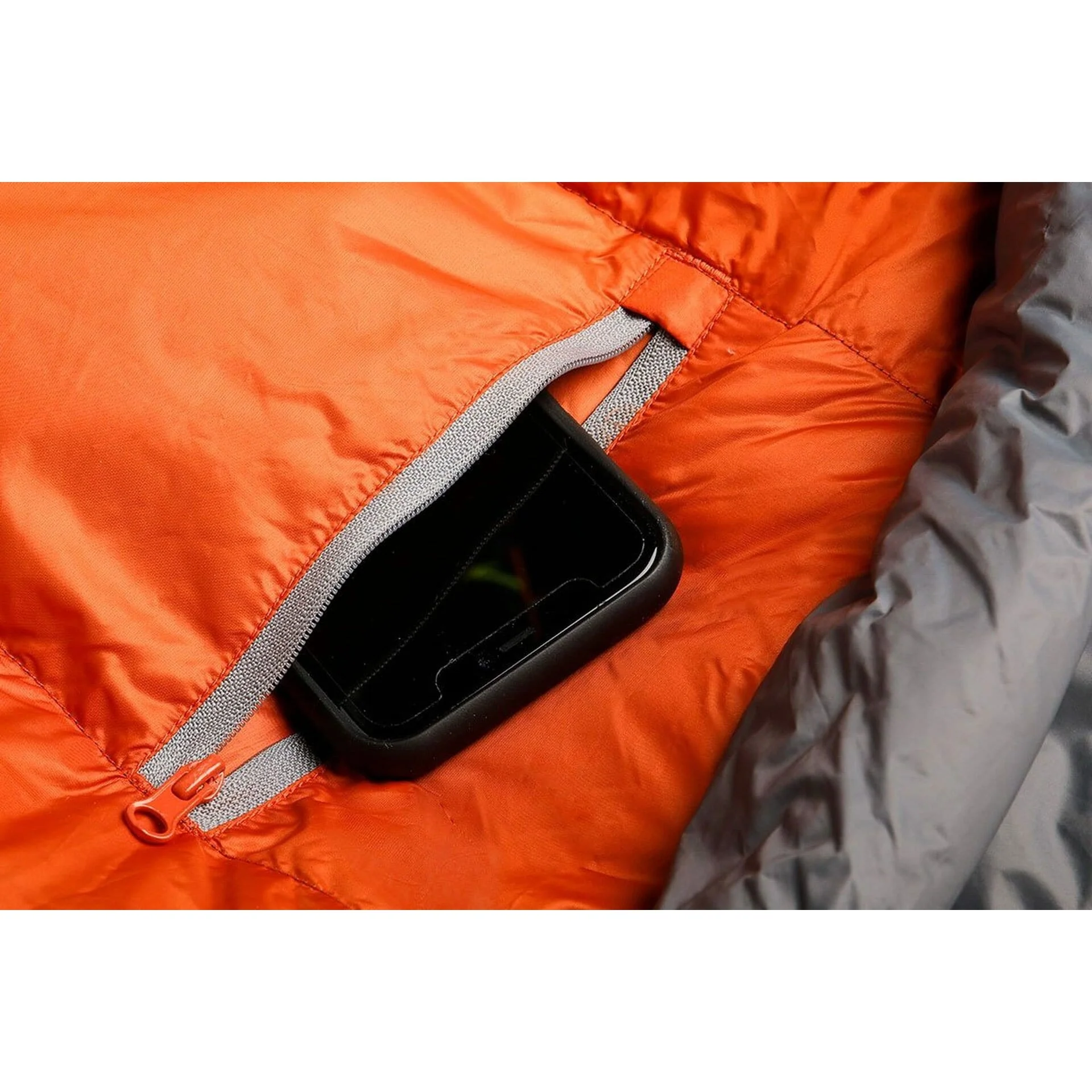 Kelty Cosmic 40 Degree 550 Down Sleeping Bag - Image 4
