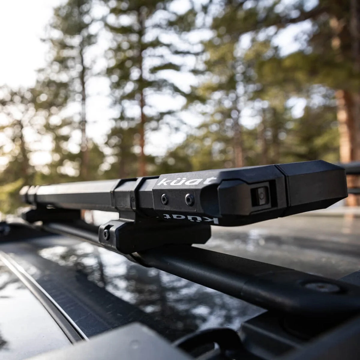 Kuat Switch 6 Clamshell Flip Down Ski Rack - 6 Ski - Image 5