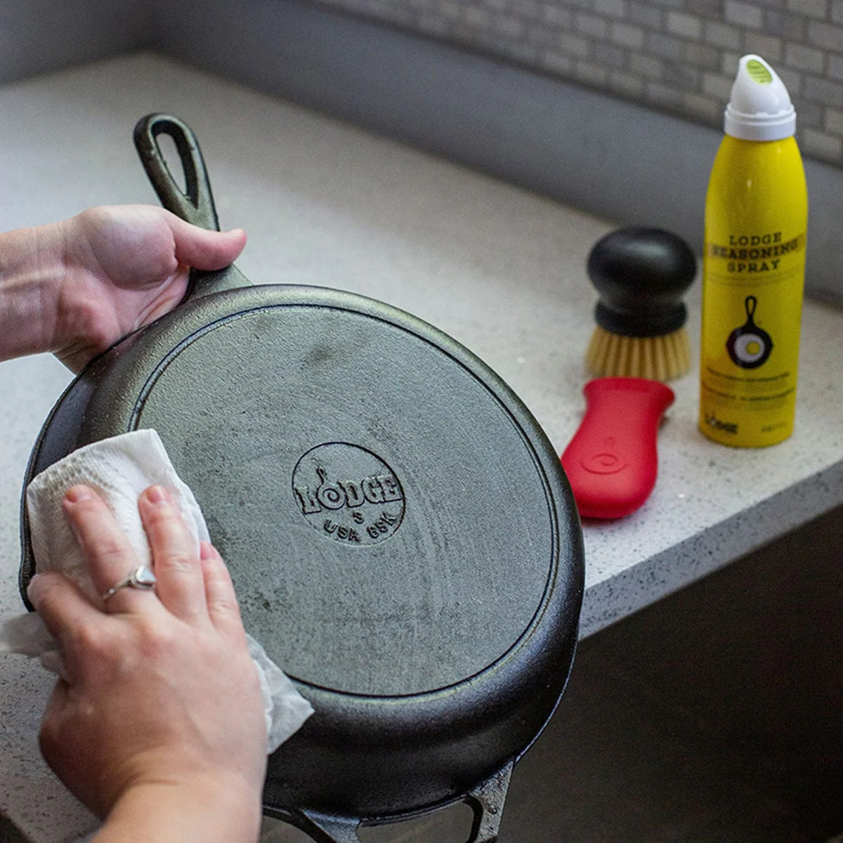Lodge Cast Iron Seasoned Cast Iron Care Kit - Image 3