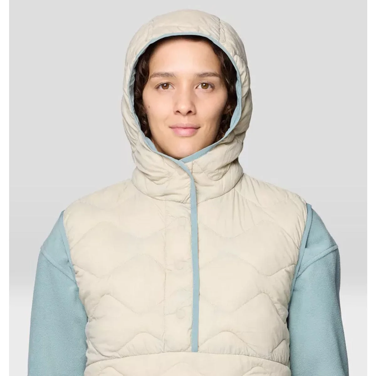 Mountain Hardwear Women's Seek Out™ Snap Neck Vest - Image 2