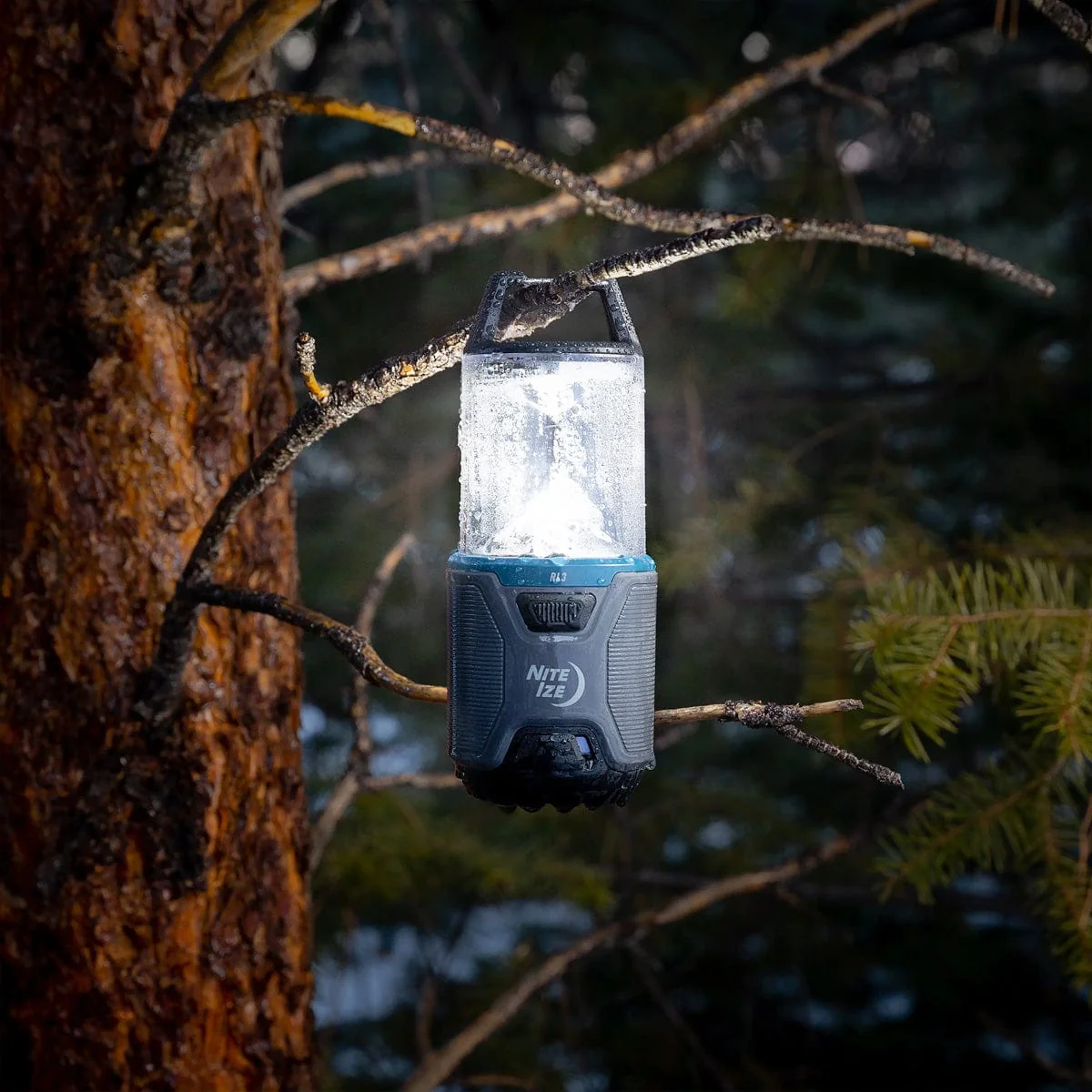Nite Ize Radiant RL3 PowerSwitch Rechargeable Lantern - Image 3