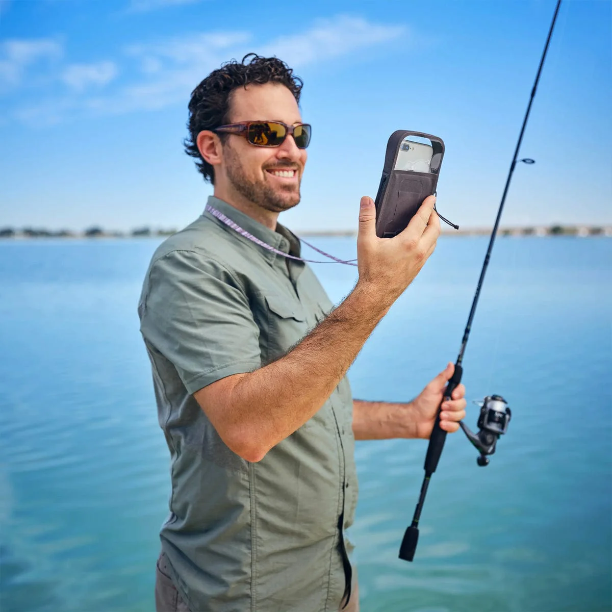 Nite Ize RunOff Waterproof Phone Case - Image 2