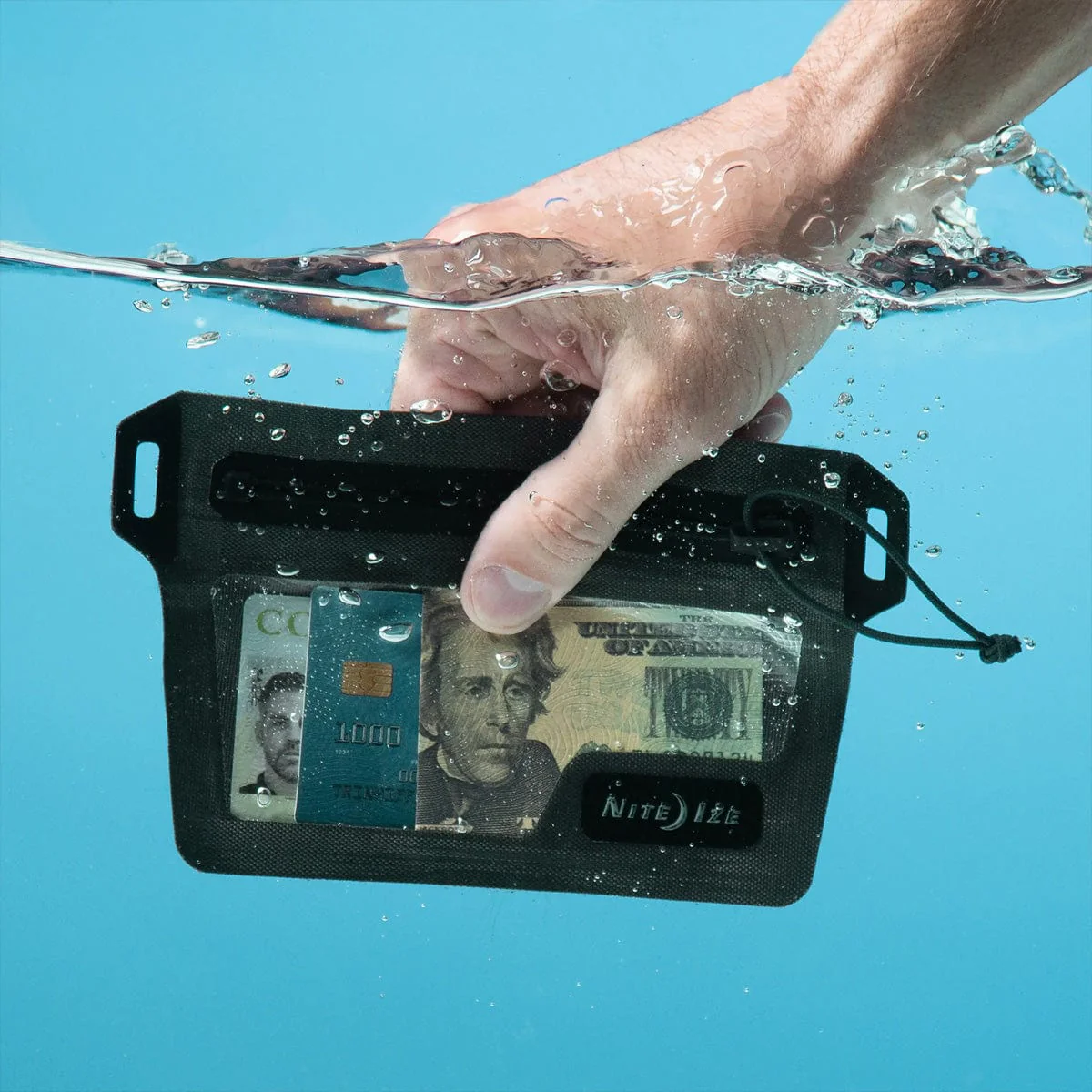 Nite Ize RunOff Waterproof Wallet - Image 2