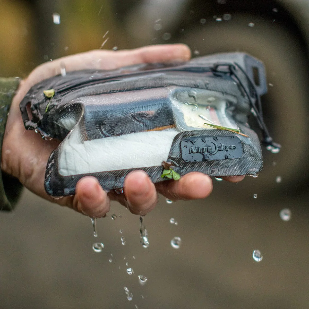 Nite Ize RunOff Waterproof Wallet - Image 3