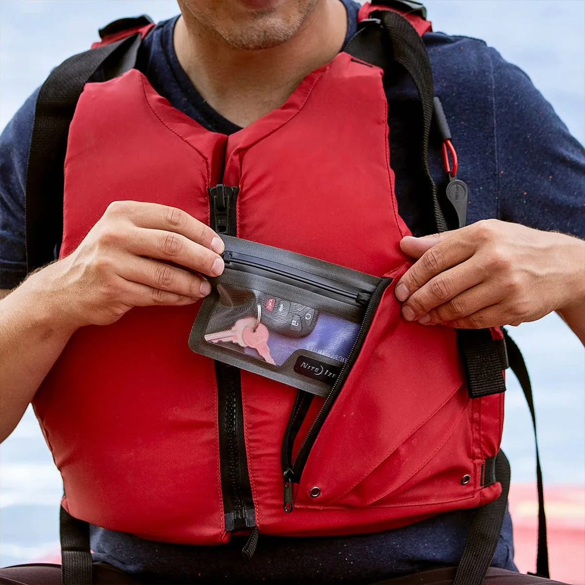 Nite Ize RunOff Waterproof Wallet - Image 4