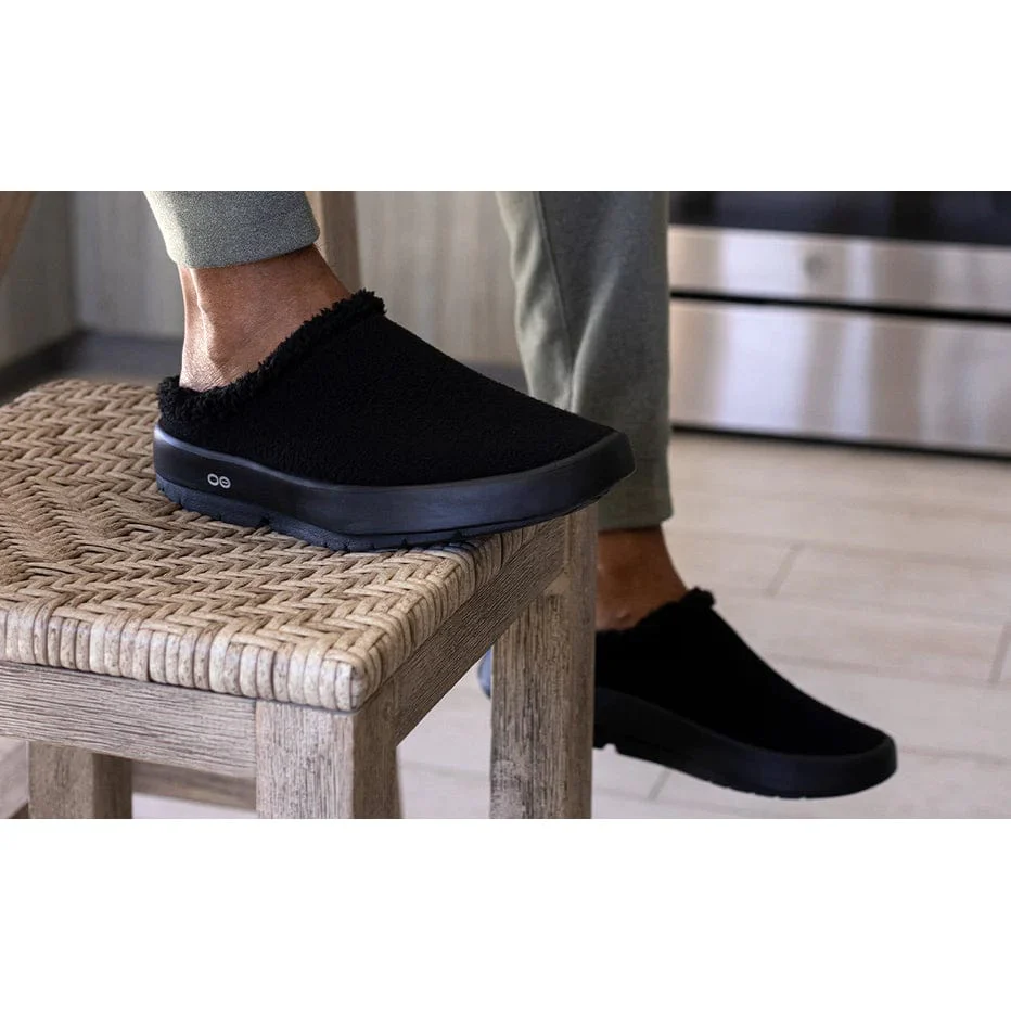 Oofos Men's Oocoozie Mule Shoe - Image 2