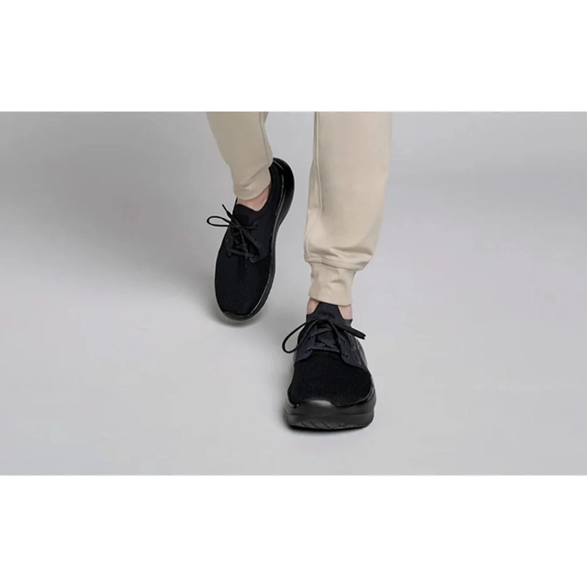 Oofos Men's OOmy Stride Sneaker - Image 4