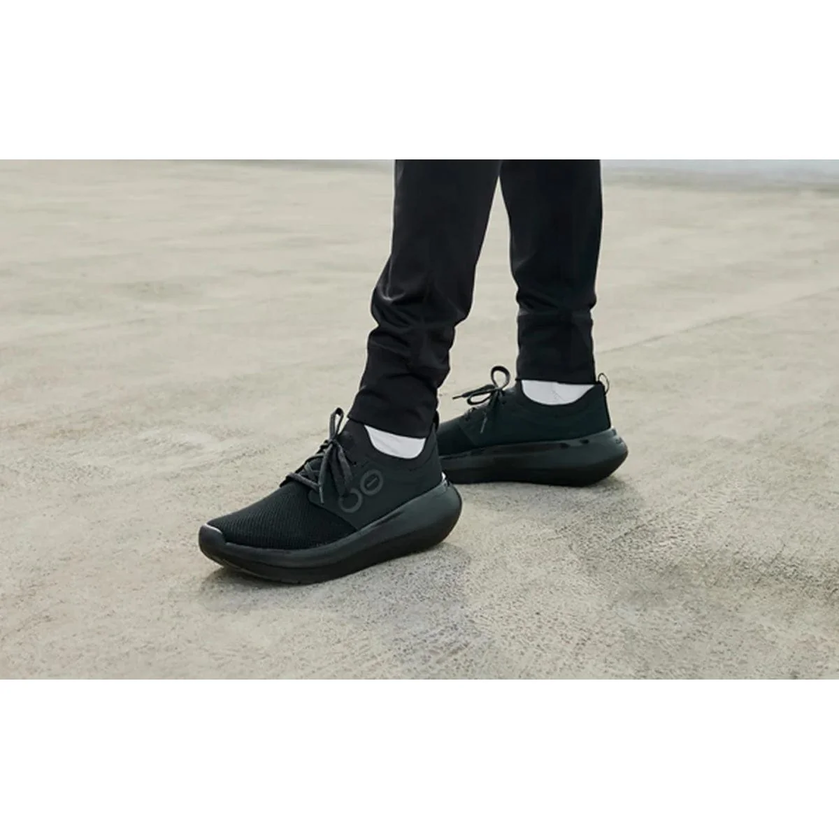 Oofos Men's OOmy Stride Sneaker - Image 5