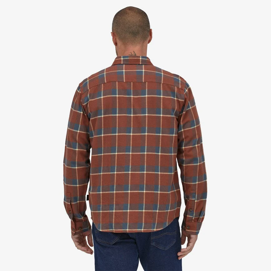 Patagonia Men's Long Sleeve Cotton in Conversion Lightweight Fjord Flannel Shirt - Image 3