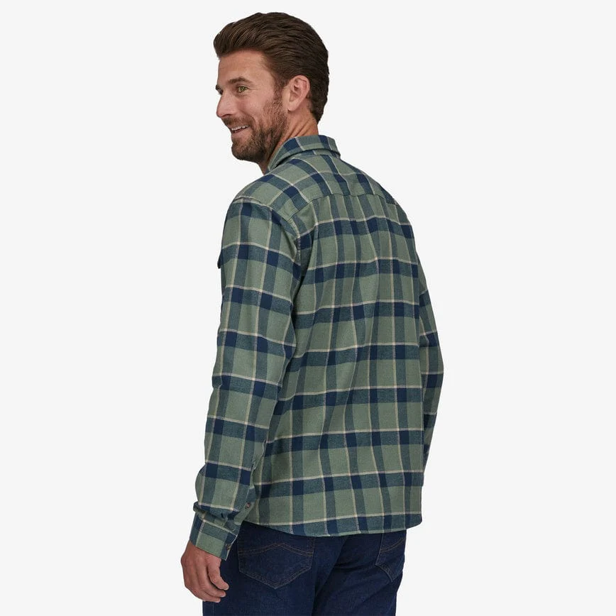 Patagonia Men's Long Sleeve Cotton in Conversion Lightweight Fjord Flannel Shirt - Image 4