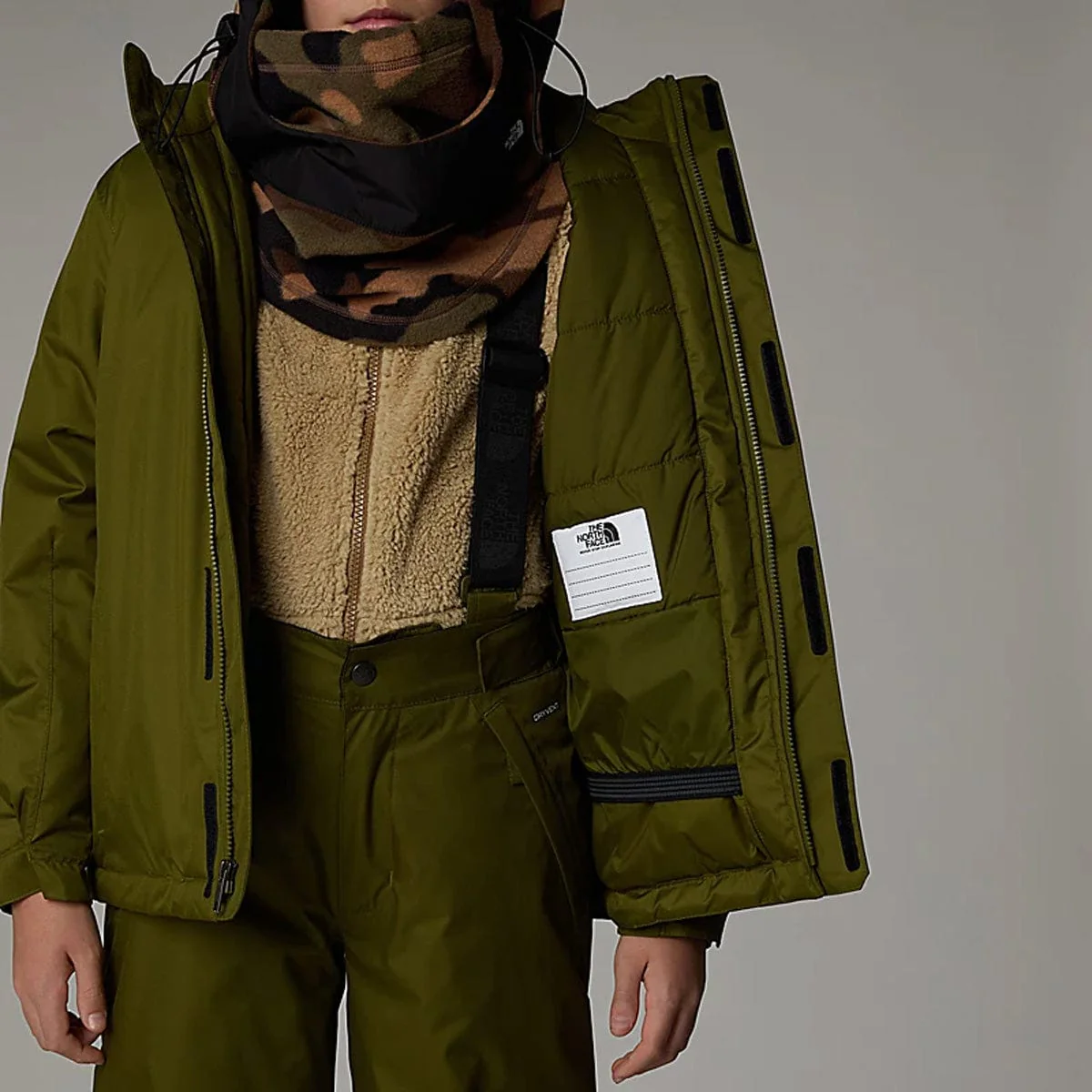 The North Face Teen Snowquest Jacket - Image 18