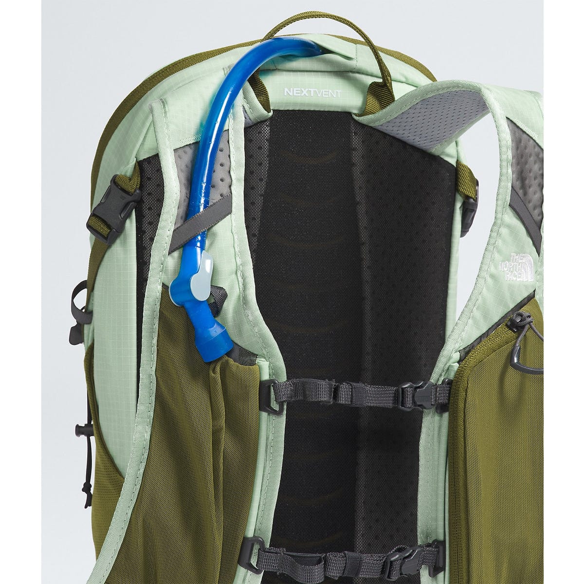 The North Face Women's Trail Lite 12 Pack - Image 7