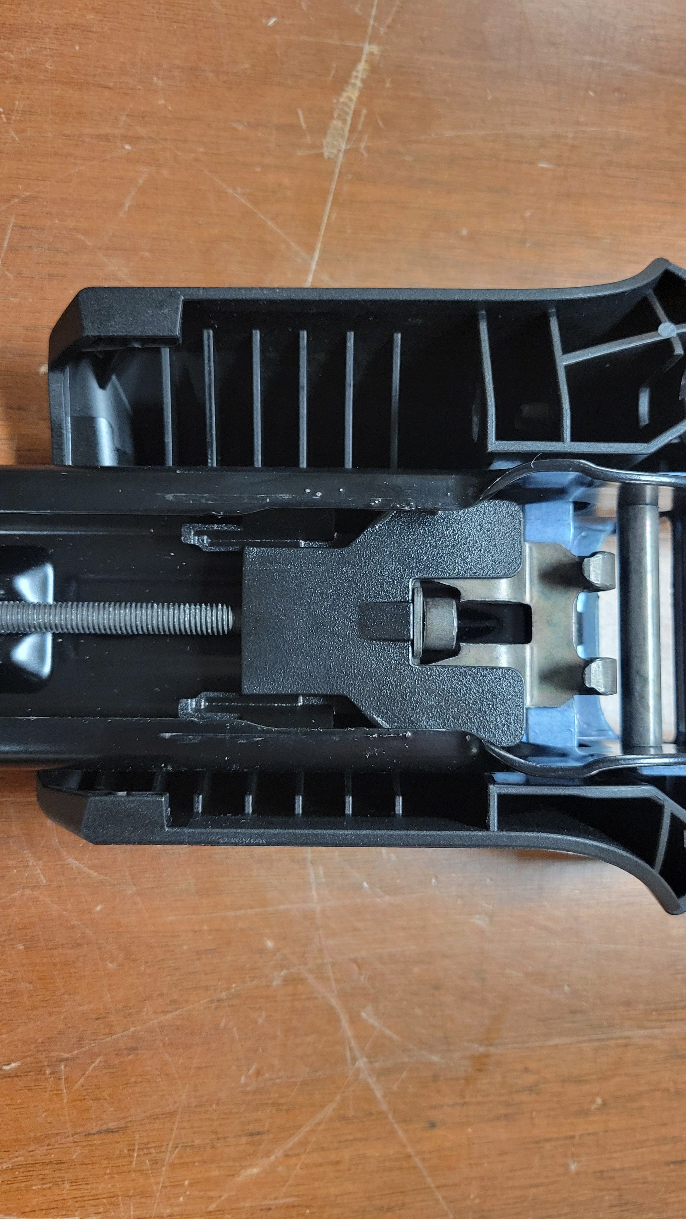 Thule Edge Raised Rail 4 Foot Pack - 720401 - OPEN BOX - Image 4