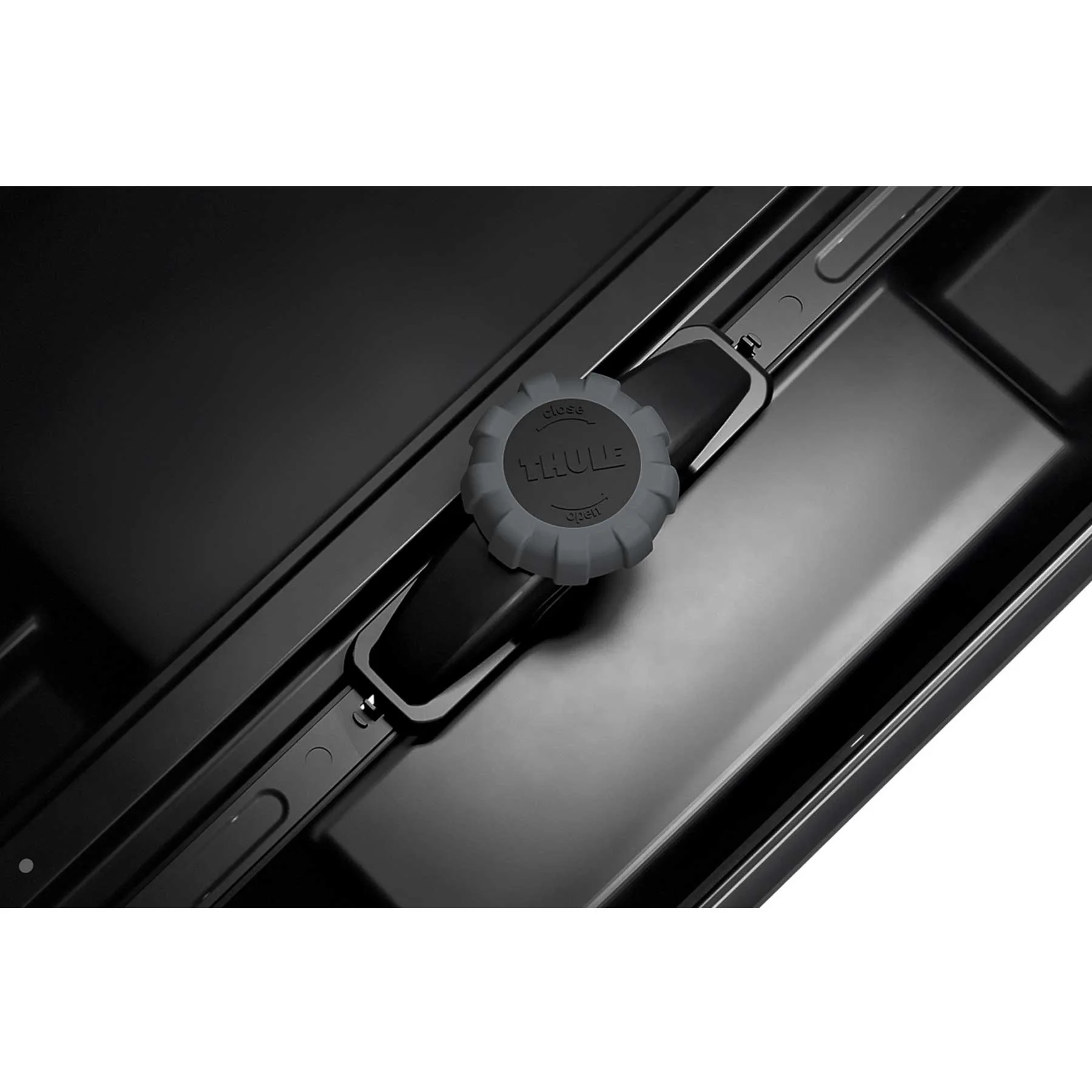 Thule Motion XT Large 16 cu ft Rooftop Cargo Box - Image 12