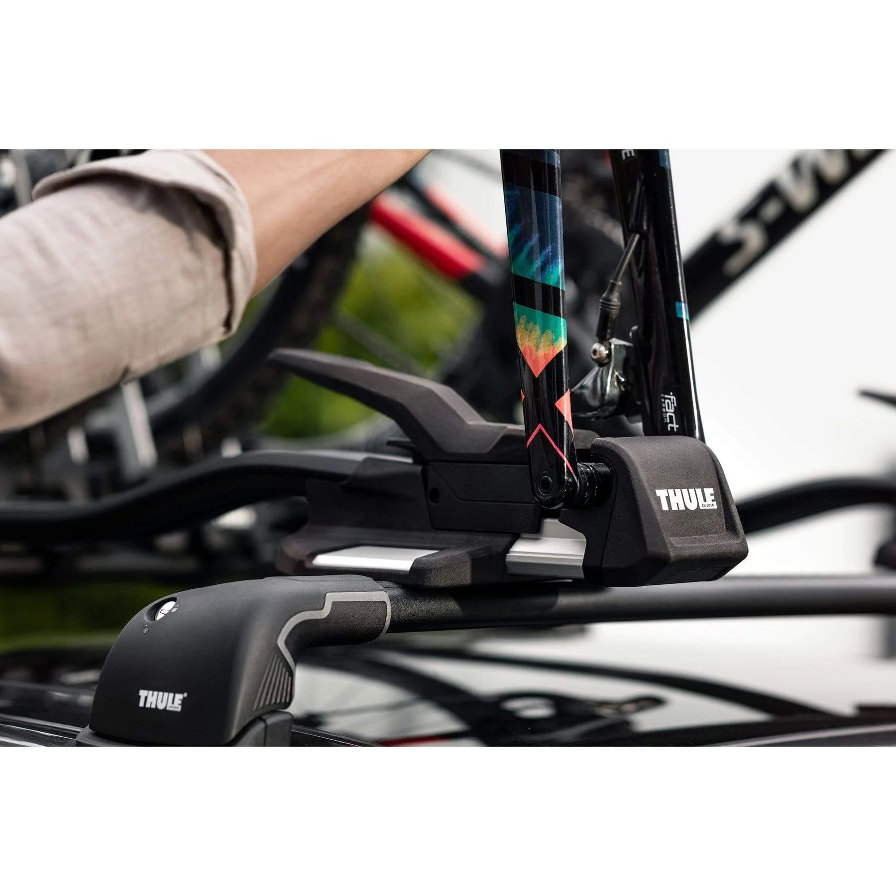 Thule TopRide Rooftop Bike Fork Mount Rack - Image 3