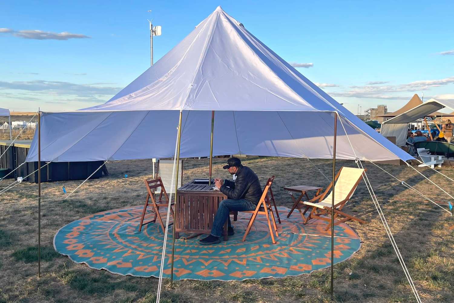 Life inTents Umbrah Sun Shade Canopy Tent - Image 9
