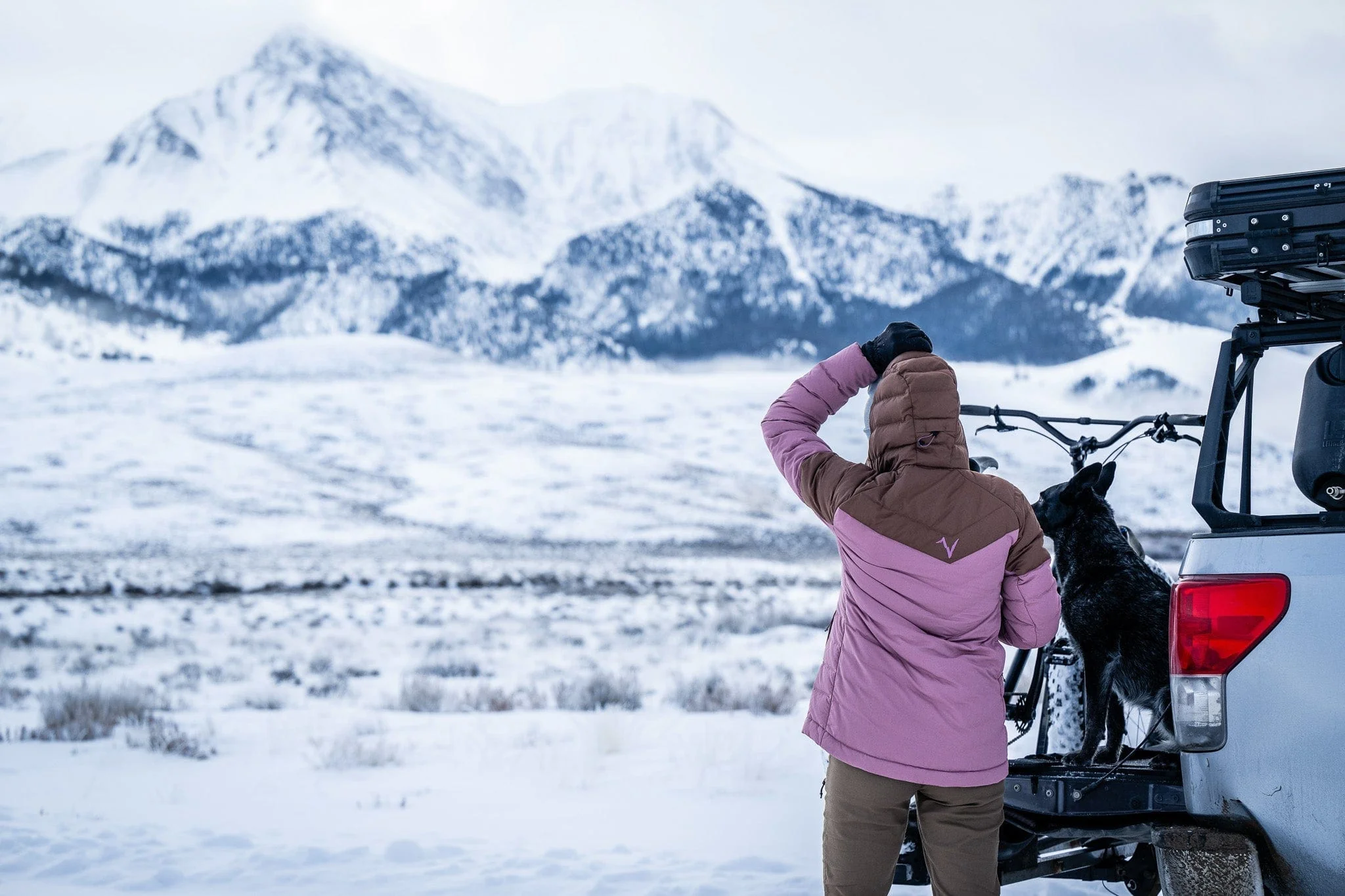 Voormi Women's Puffy Jacket - Image 11