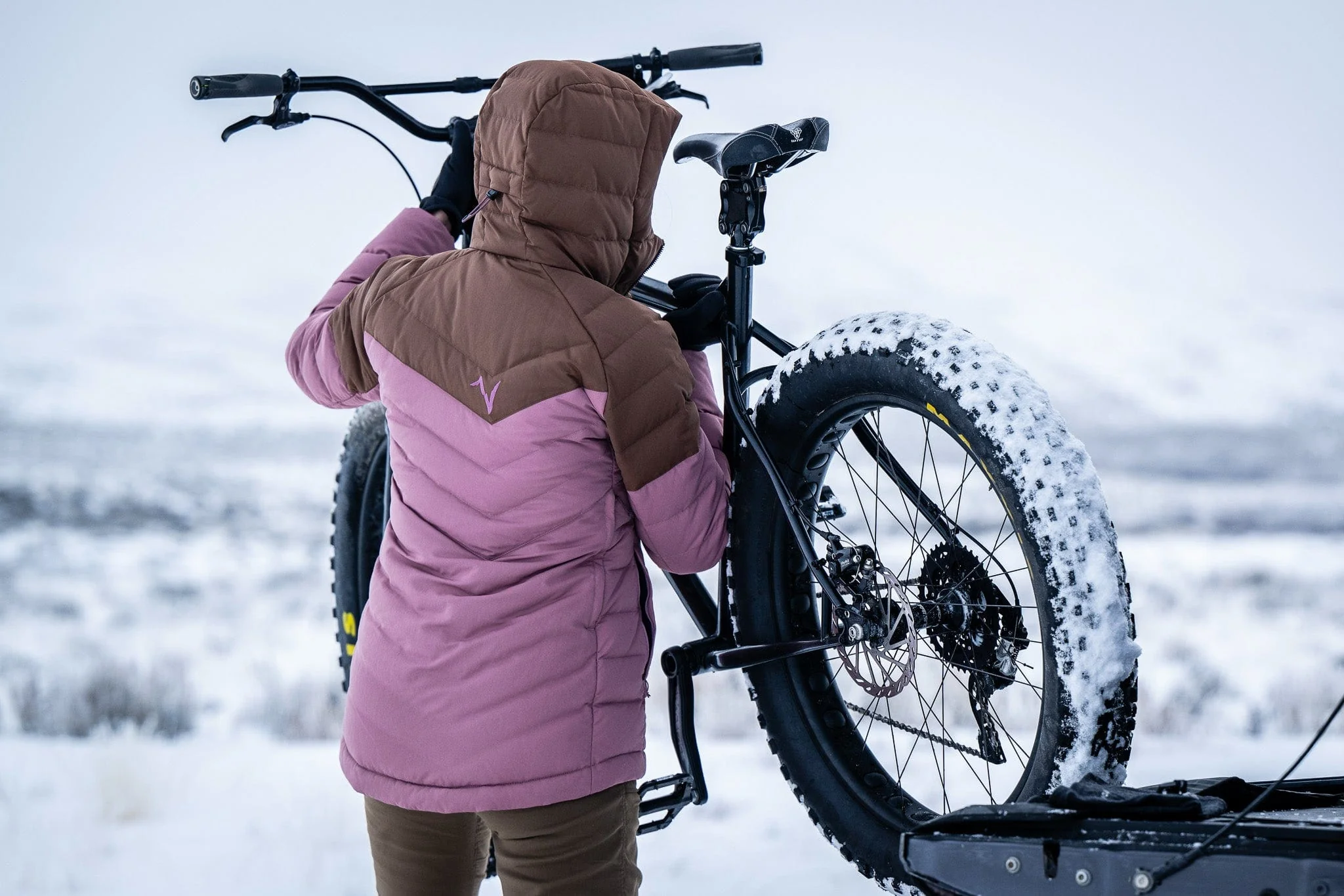 Voormi Women's Puffy Jacket - Image 12